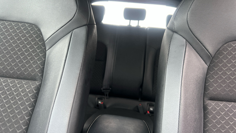 Nissan Juke 1.0 DiG-T 114 N-Connecta 5dr Petrol Hatchback